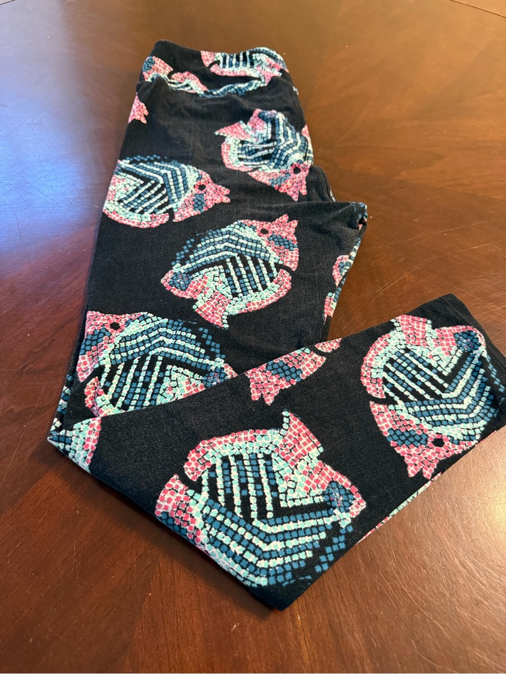 LuLaRoe Black Leggings with Blue & Pink Mosaic Circles